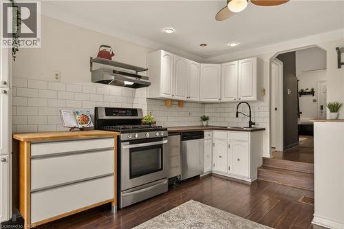 153 Ferrie Street E, Hamilton, ON - Indoor Photo Showing Kitchen