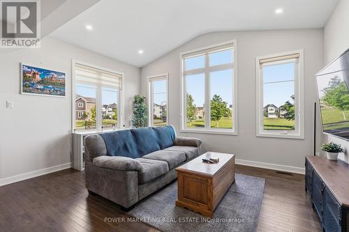 129 Hackamore Crescent, Ottawa, ON 
