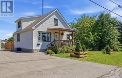 29 BLOOMFIELD AVENUE St. Catharines (Secord Woods), ON L2P 1X2