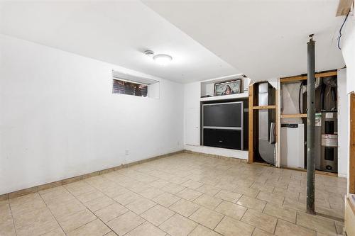 390 Alexander Avenue, Winnipeg, MB 