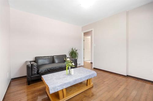 390 Alexander Avenue, Winnipeg, MB 