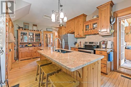954399 7Th Line Ehs, Mono, ON - Indoor Photo Showing Kitchen With Double Sink
