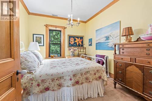 954399 7Th Line Ehs, Mono, ON - Indoor Photo Showing Bedroom