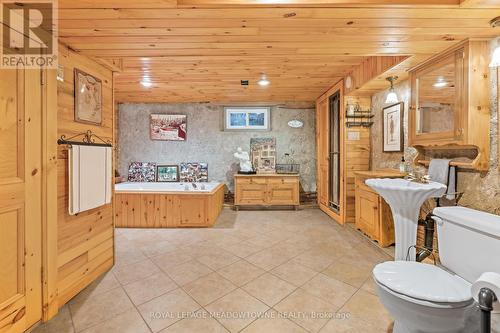 Basement Bath - 954399 7Th Line Ehs, Mono, ON - Indoor