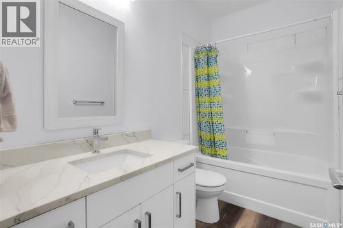 715 Bentley Manor, Saskatoon, SK 