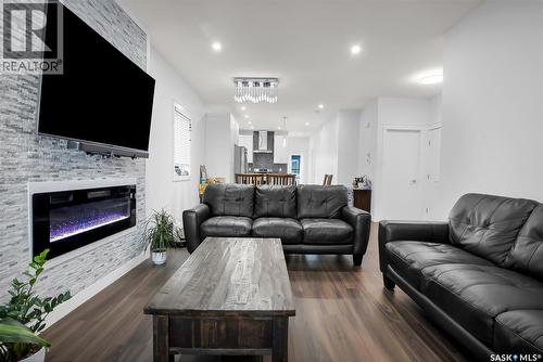 715 Bentley Manor, Saskatoon, SK 