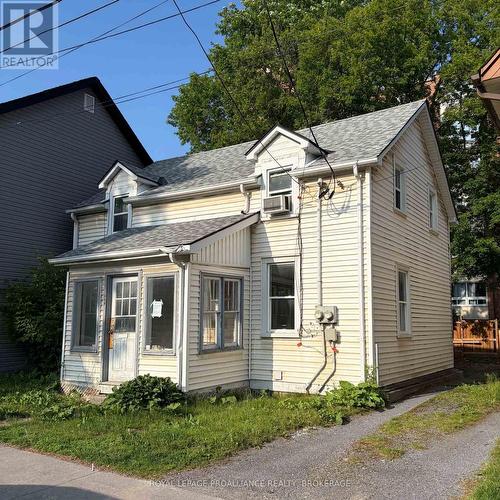 359 DIVISION STREET  Kingston (East Of Sir John A. Blvd), ON K7K 4A4