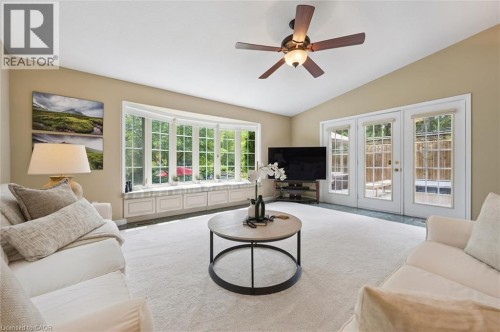 47 Caledonia Street, Guelph, ON - Indoor Photo Showing Living Room