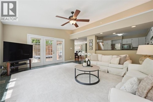 47 Caledonia Street, Guelph, ON - Indoor Photo Showing Living Room