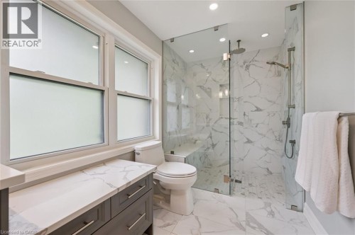 47 Caledonia Street, Guelph, ON - Indoor Photo Showing Bathroom