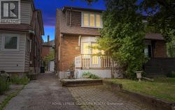81 CLEVELAND STREET Toronto, ON M4S 2W4