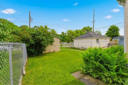 561 Polson Ave, Winnipeg, MB 