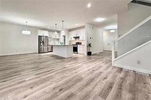 134 Berry Hill Rd, Winnipeg, MB 