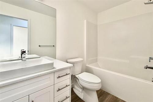 134 Berry Hill Rd, Winnipeg, MB 