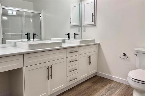 134 Berry Hill Rd, Winnipeg, MB 