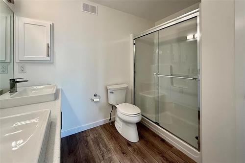 134 Berry Hill Rd, Winnipeg, MB 