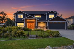 8711 Bourne Terr North Saanich, BC V8L 1L8