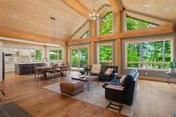1291 Benvenuto Ave Central Saanich, BC V8M 1J6