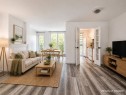 Salon - 638 Rue De La Métairie, Montréal (Verdun/Île-Des-Soeurs), QC 