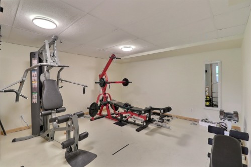 Den - 191 Rue Perron, Saint-David-De-Falardeau, QC 