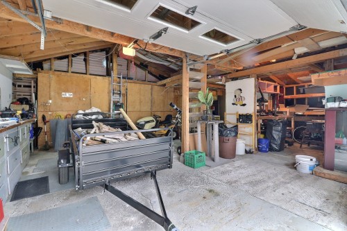 Garage - 191 Rue Perron, Saint-David-De-Falardeau, QC 