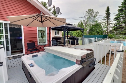 Spa - 191 Rue Perron, Saint-David-De-Falardeau, QC 