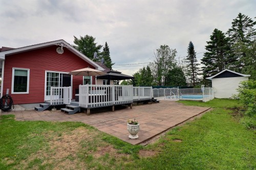Courtyard - 191 Rue Perron, Saint-David-De-Falardeau, QC 