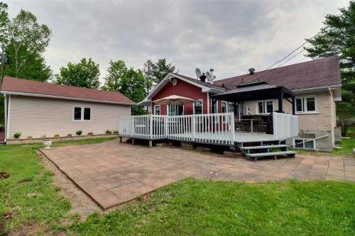 Courtyard - 191 Rue Perron, Saint-David-De-Falardeau, QC 