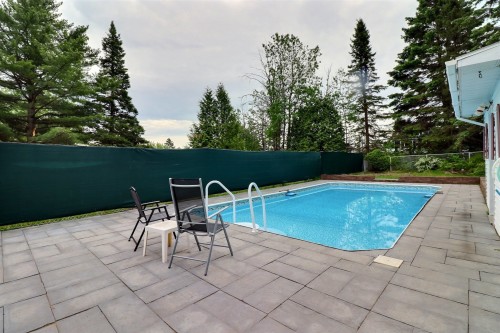 Pool - 191 Rue Perron, Saint-David-De-Falardeau, QC 