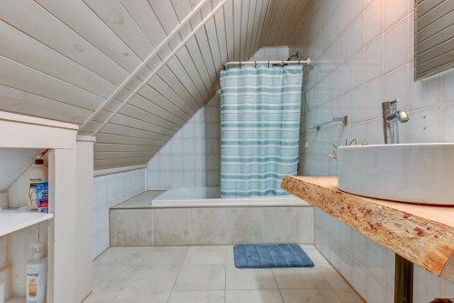 Bathroom - 3755 Rue Rolland, Sainte-Adèle, QC 