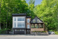 732 Rue Main  Ayer's Cliff, QC J0B 1C0