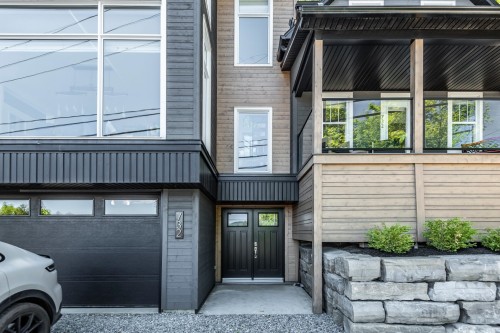 Façade - 732 Rue Main, Ayer'S Cliff, QC 