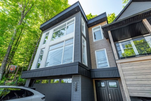 Façade - 732 Rue Main, Ayer'S Cliff, QC 