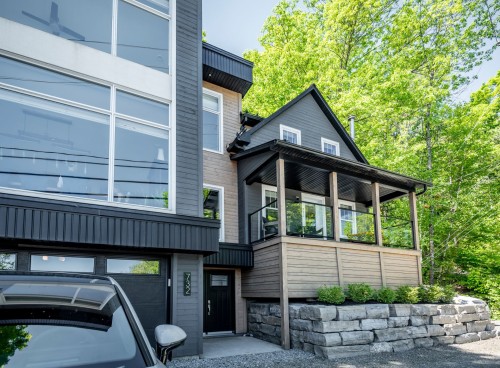 Façade - 732 Rue Main, Ayer'S Cliff, QC 