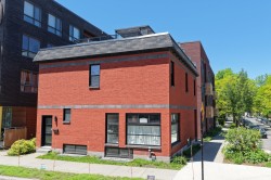 2391 Rue des Carrières Montréal (Rosemont/La Petite-Patrie), QC H2G 1X6
