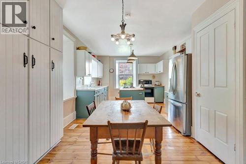 142 Glenmorris Street, Cambridge, ON - Indoor Photo Showing Dining Room