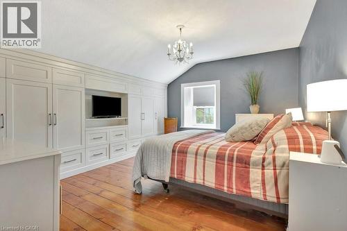 142 Glenmorris Street, Cambridge, ON - Indoor Photo Showing Bedroom