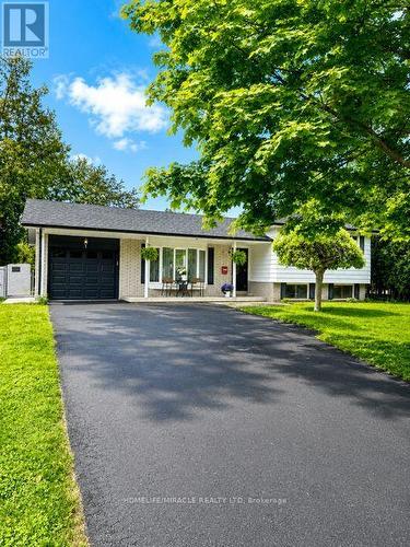 9 STRATHY ROAD  Ajax, ON L1S 2T9