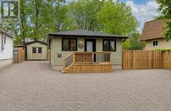 19 METRO ROAD S Georgina, ON L4P 1V7