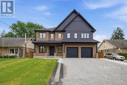 106 HAWTHORN AVENUE Whitchurch-Stouffville, ON L4A 4S9