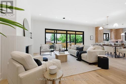 106 HAWTHORN AVENUE  Whitchurch-Stouffville, ON L4A 4S9