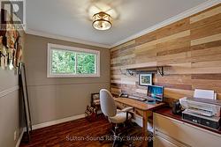 2nd Mainfloor Bedroom - 
