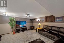 With Natural Gas Fireplace - 