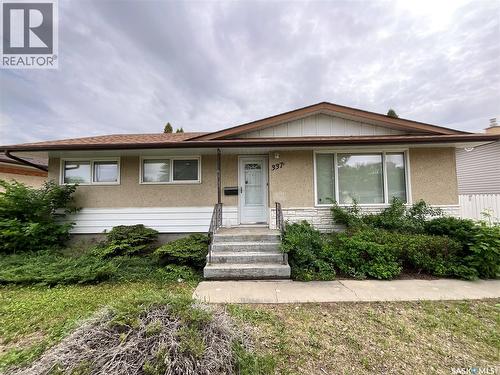 337 MCINTOSH STREET N  Regina, SK S4R 5A1