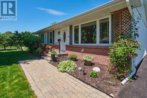 2123 Blue Jay Crescent, Ottawa, ON 