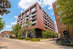 PH # 09 - 383 SORAUREN AVENUE Toronto, ON M6R 1W5