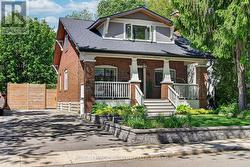 148 SCARBORO CRESCENT Toronto, ON M1M 2J4