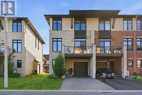543 Labrador Crescent, Ottawa, ON - Outdoor With Balcony With Facade
