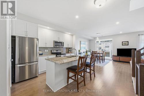 543 Labrador Crescent, Ottawa, ON - Indoor Photo Showing Kitchen With Stainless Steel Kitchen With Upgraded Kitchen