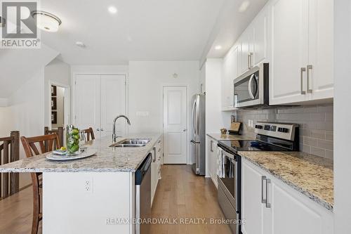 543 Labrador Crescent, Ottawa, ON - Indoor Photo Showing Kitchen With Stainless Steel Kitchen With Double Sink With Upgraded Kitchen